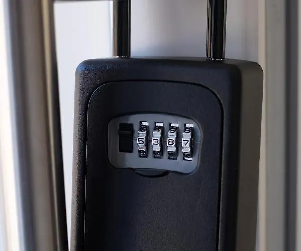 Top Mit Traumhaftem Fernblick In 1a-lage! Apartmán